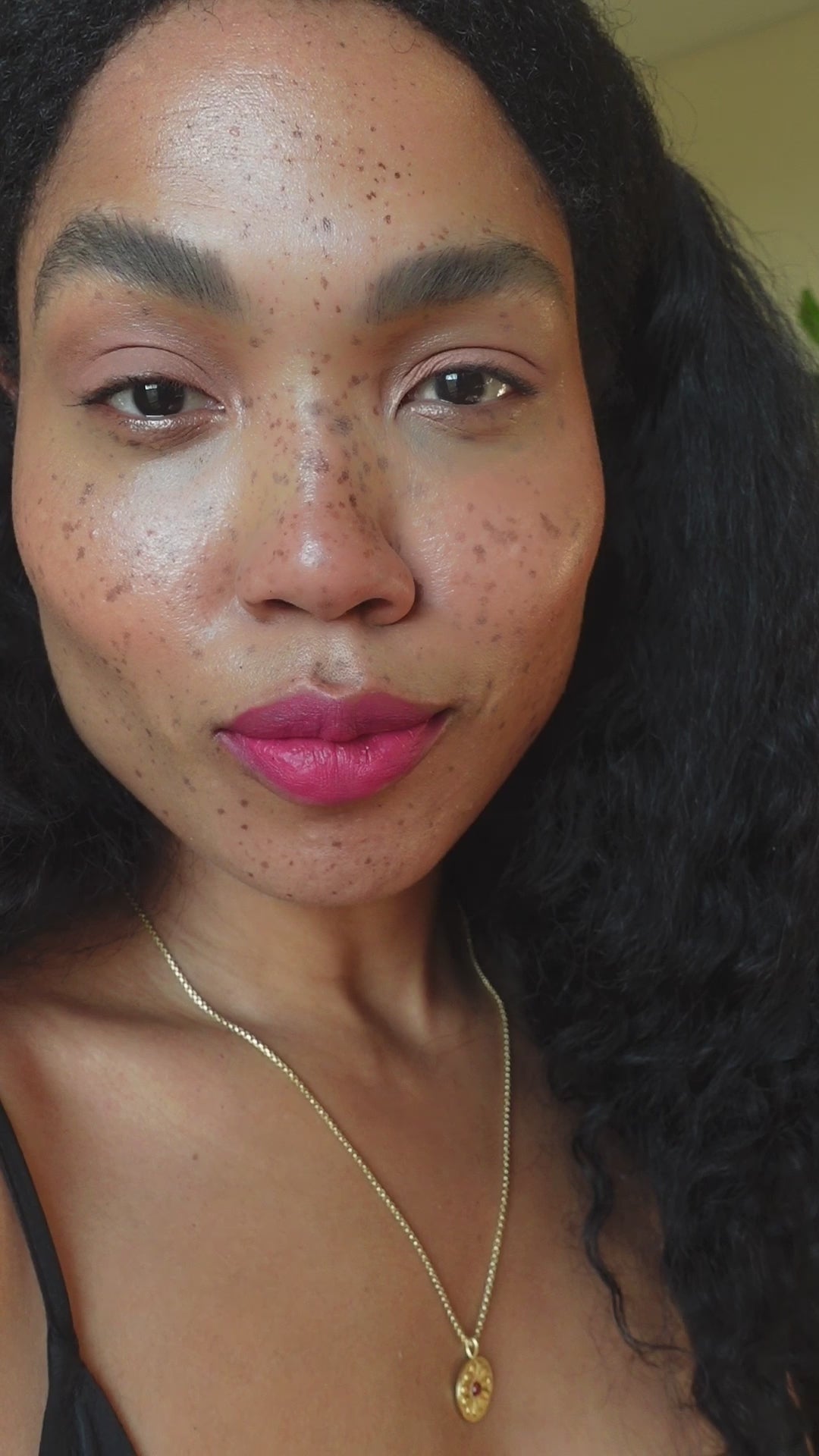 Load video: Bold Pink Lips