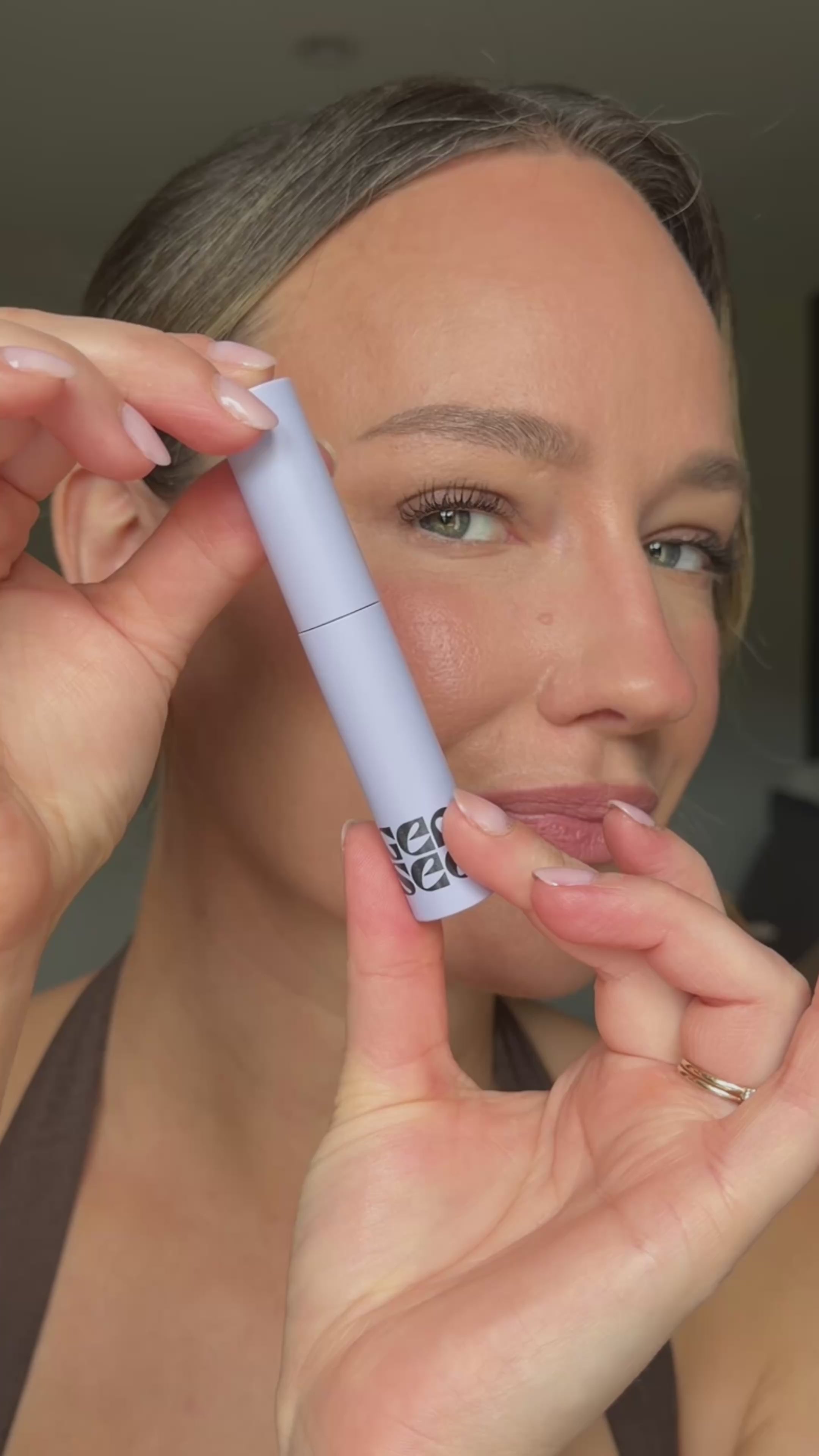 Load video: Clean Sheen Gloss Variant 3